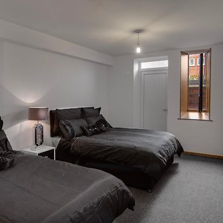 Super Spacious Church Conversion Close To Tower ブラックプール エクステリア 写真