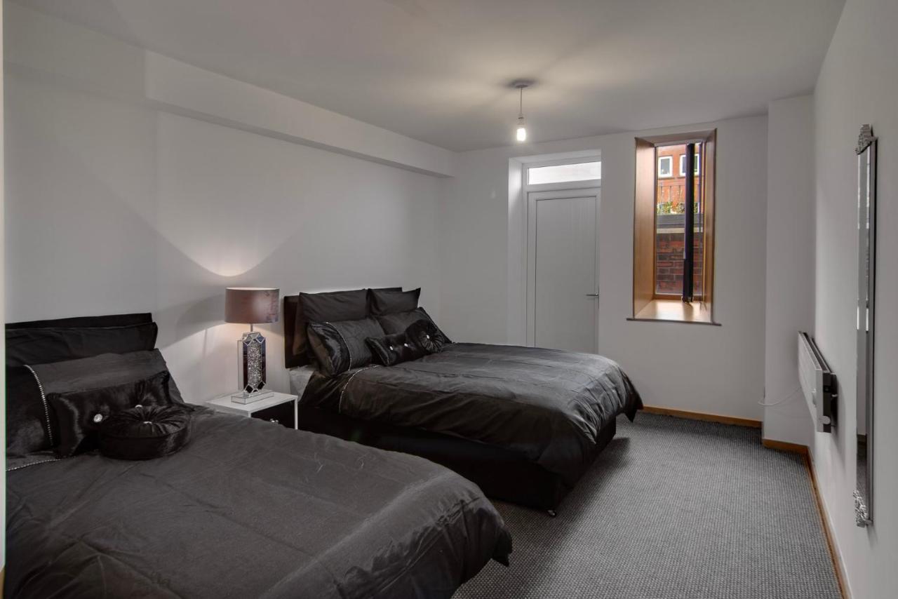 Super Spacious Church Conversion Close To Tower ブラックプール エクステリア 写真